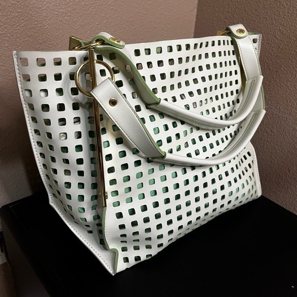 Purse - Picture 1 of 3